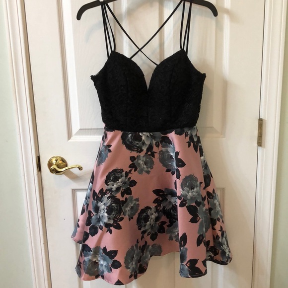 Short Sweetheart A-Line Homecoming Dress - Picture 3 of 4